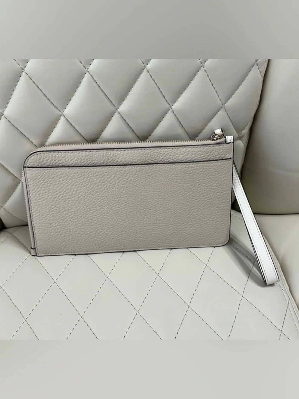 Kate Spade Lucy Medium L-Zip Wristlet Pebble Leather Light Sand NEW